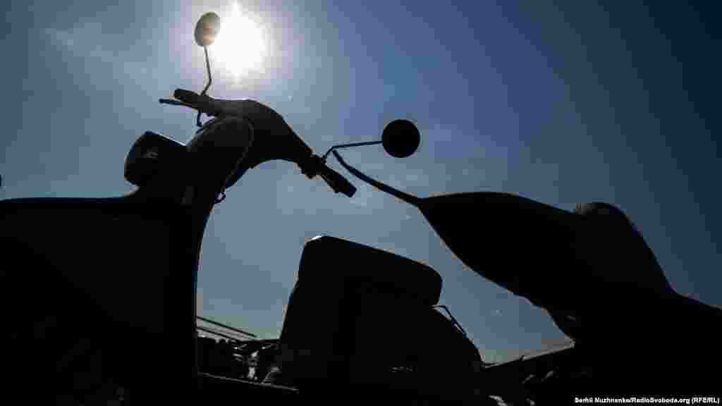 Моторолер і винищувач «Міг 29»