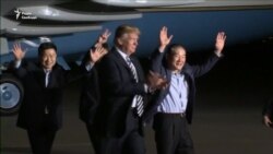 Дональд Трамп зустрів амністованих у КНДР американців (відео)