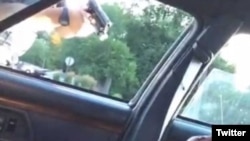 Полицейский стреляет в Филандо Кастайла (Миннесота, 7 июля, 2016)