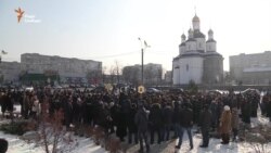 У Маріуполі вшанували пам'ять загиблих під час обстрілу, що стався рік тому (відео) У Маріуполі вшанували пам'ять загиблих під час обстрілу, що стався рік тому (відео)