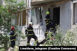 Urmările unui atac rusesc în orașul Luțk, 6 iunie 2025.