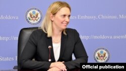 За даними телеканалу, Джо Байден хоче призначити послом США в Україні Бріджит Брінк, яка зараз представляє Вашингтон у Словаччині