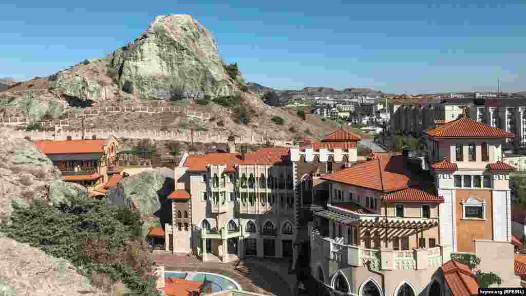 Гора Сахарная Головка между Судаком и Генуэзской крепостью – популярное место тренировок среди альпинистов-любителей