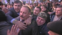 Протести 17 жовтня: депутат Барна побився із активістами (відео) Протести 17 жовтня: депутат Барна побився із активістами (відео)