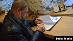 Борис Гребенщиков пишет для марафона писем #Амнести - в защиту узников по всему свету