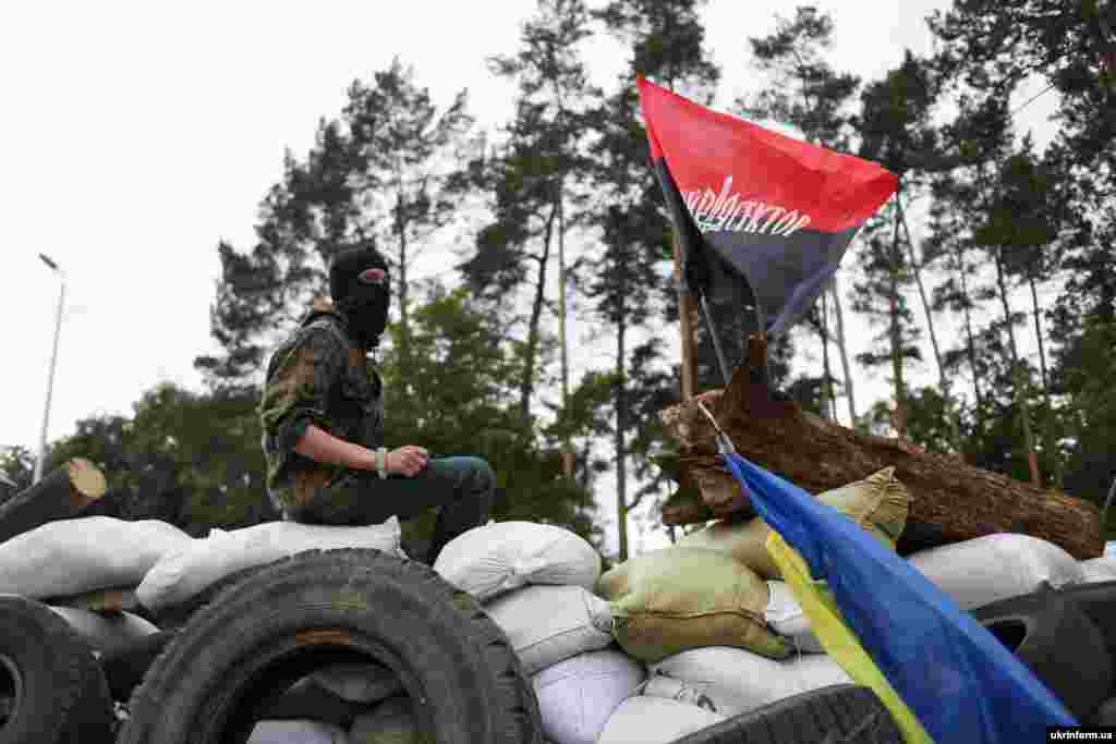 Блокпост «Правого сектору» на Житомирській трасі під Києвом, 13 липня 2015 року