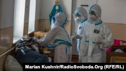 Як кажуть у МОЗ, цього року підходи до формування пакетів медичних послуг на надання медичної допомоги пацієнтам з коронавірусною хворобою змінили