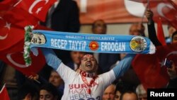 На мітингу владної партії в Туреччині на підтримку голосування «за» на референдумі
