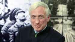 Лицом к событию. "Аронович" не годился на роль героя Лицом к событию. "Аронович" не годился на роль героя