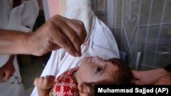 ډاکټر عبدالباسط وايي دا مهال د پوليو پر ضد په صوبه کې تر ټولو لویه ننګونه یا چيلنج د هغو ميندو او پلرونو قانع کول دي چې خپلو ماشومانو ته د پولیو ضد څاڅکي نه ورکوي.