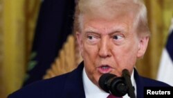 Президент США заявив, що Вашингтон може втрутитися у врегулювання конфлікту між Ізраїлем й Іраном, і не виключив посередництва Путіна у мирних переговорах