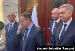 Михайло Галузін, Володимир Мединський, Олександр Фомін і Ігор Костюков (зліва направо) в Стамбулі, Туреччина, 15 травня 2025 року