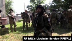په سېوېرودونېڅک ښار کې د بېلا بېلو هېوادونو رضاکاران د اوکرايني ځواکونو په ملاتړ جنګېږي. انځور له ارشيفه