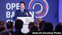 Дрітан Абазович повідомив, що в розмові з президентом України Володимиром Зеленським висловив підтримку Україні та її народу