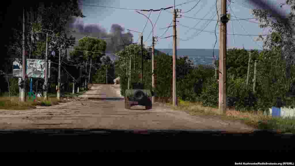 Військовий конвой української армії прямує до Сєвєродонецька