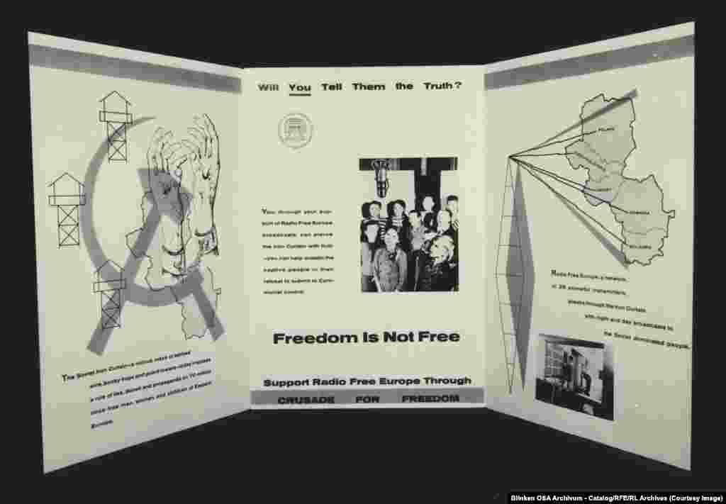 Брошура із закликом робити пожертви на підтримку діяльності Радіо Вільна Європа.І хоча частина фінансування дійсно залучалася з пожертв слухачів, основою бюджету мовника були кошти, які таємно надавало ЦРУ. Мовники, які тоді фінансувалися державами відкрито, мали враховувати дипломатичні нюанси та застереження у своїй роботі, в той час як РВЄ завдяки цьому маневру могло діяти жорсткіше