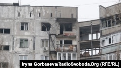 Маріуполь, мікрорайон Східний (фото архівне, після обстрілу 2015 року, ілюстраційне)