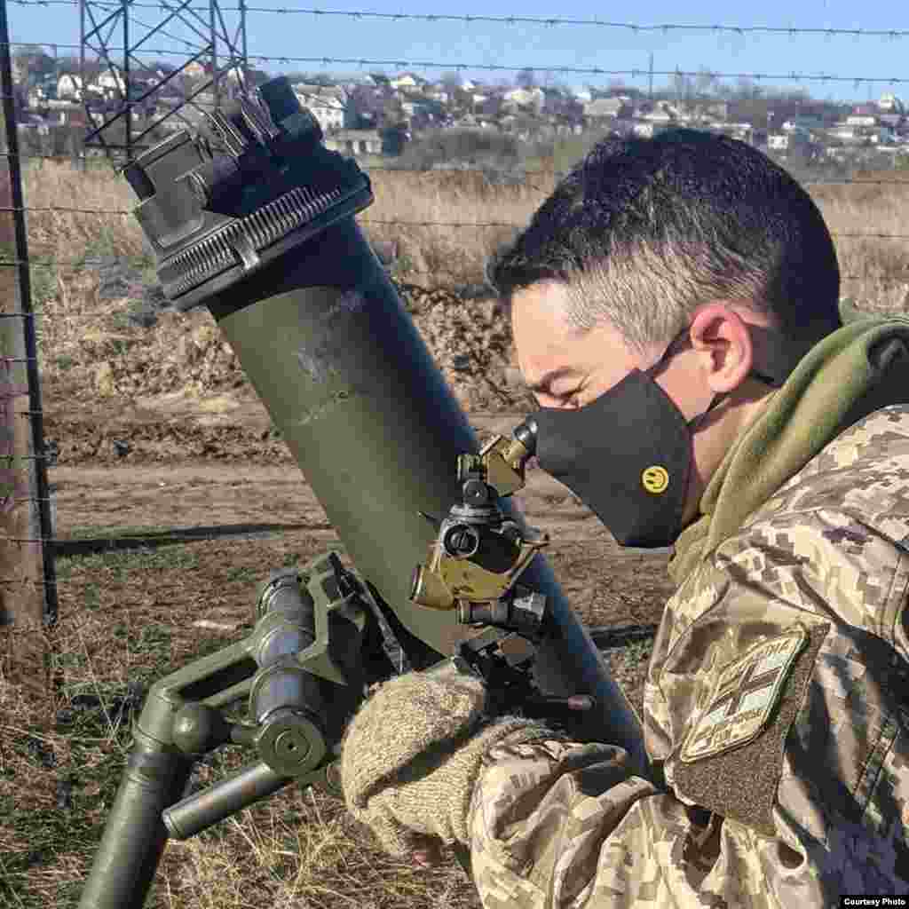 Марокканець Брагім Саадун, який у 2021 році вступив до лав ЗСУ. Потрапив у полон навесні цього року. Підконтрольне Росії угруповання «ДНР» винесло смертний вирок йому та ще двом іноземцям – громадянам Великої Британії Ейдену Есліну та Шону Піннеру. Після звільнення з полону, він покинув нині окуповану територію України і вже прилетів до Саудівської Аравії