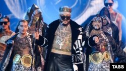 В Германии 6 февраля отменили тур поддерживающего войну российского певца Филиппа Киркорова, в Казахстане он выступил в двух городах