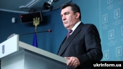 «Це перший фундаментальний документ із часів окупації Кримського півострова Росією, який дає чіткий дороговказ, у який спосіб ми будемо рухатися в питаннях деокупації Криму», – заявив Олексій Данілов