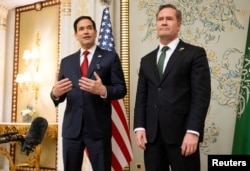 Державний секретар США Марко Рубіо та радник президента США з національної безпеки Майкл Волц відповідають на запитання журналістів після переговорів із представникам України. Джидда, Саудівська Аравія, 11 березня 2025 року