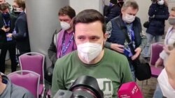 Росія: затримання учасників «форуму незалежних депутатів» у Москві (відео) Росія: затримання учасників «форуму незалежних депутатів» у Москві (відео)