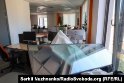 Prostorije redakcije Ukrajinskog servisa RSE u Kijevu oštećene su u ruskim napadima na glavni grad, 28. avgusta 2025.