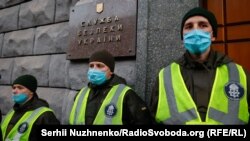 Рада національної безпеки і оборони схвалила запровадження надзвичайного стану в усіх областях, окрім Донецької та Луганської