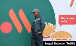 Сеть ресторанов быстрого обслуживания новой сети "Вкусно - и точка", заменившая в России McDonalds