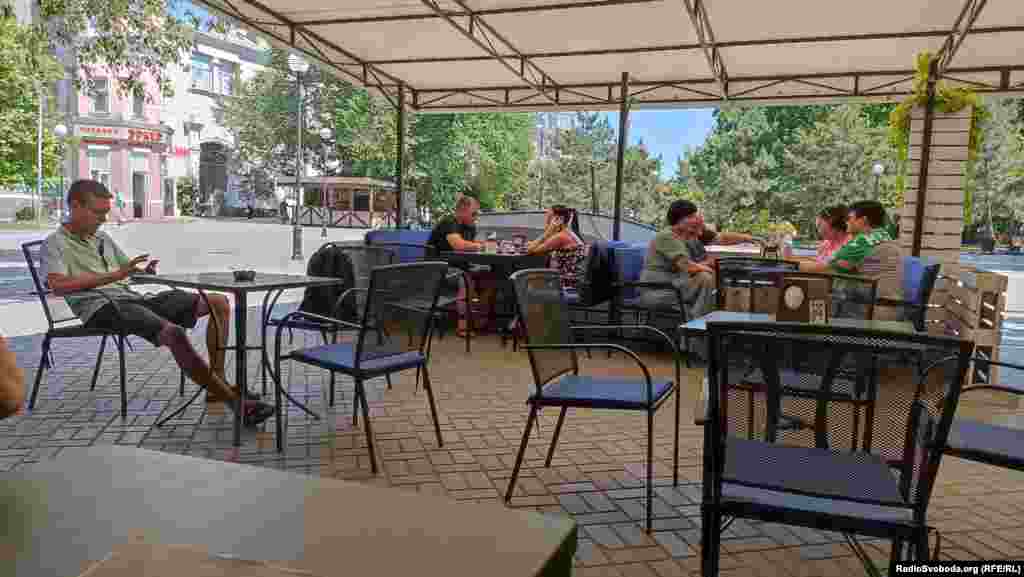 Літній майданчик кав'ярні