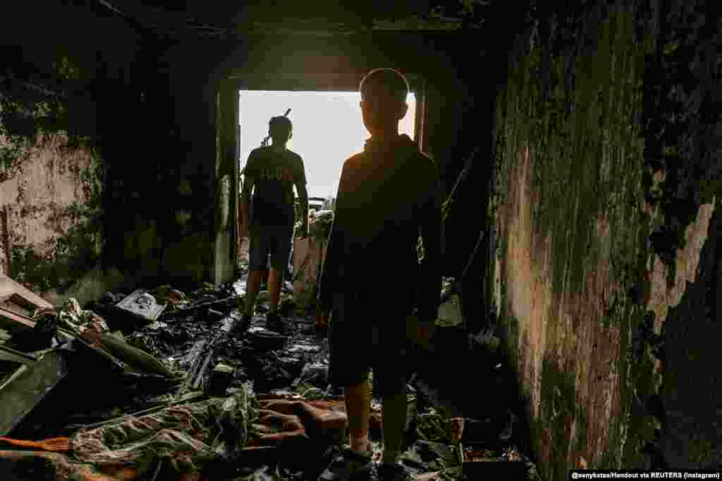 «Я зрозумів, що роблю щось таке, що дуже допоможе людям, і знову переконався, що фотографія може робити унікальні речі з емоціями людей», — сказав Сеник