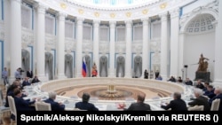 Встреча В.Путина с депутатами в Кремле 7 июля 2022 г.