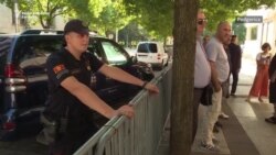 Policajci u Podgorici zbog plata na protestu Policajci u Podgorici zbog plata na protestu