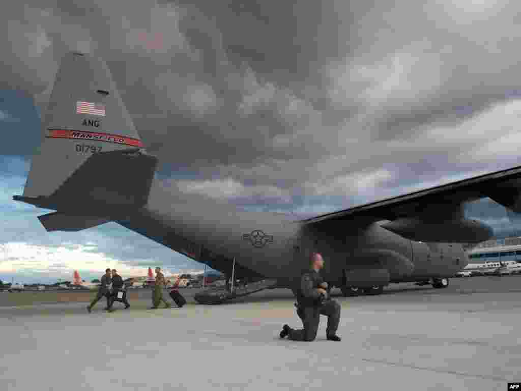 Президент США Барак Обама напомнил, что всегда критически важны первые часы и дни после катастрофы. Обама заявил, что ответ Соединенных Штатов на природный катаклизм в Гаити будет "быстрым, скоординированным и энергичным".