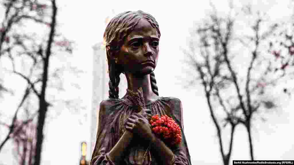 Найстрашнішому голоду 1932–1933 років передувала масова колективізація, «розкуркулювання» селян та хлібозаготівельна кампанія