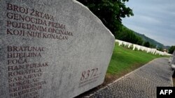 Na fotografiji snimljenoj 16. maja 2024. godine prikazano je spomen obilježje Srebrenica-Potočari.