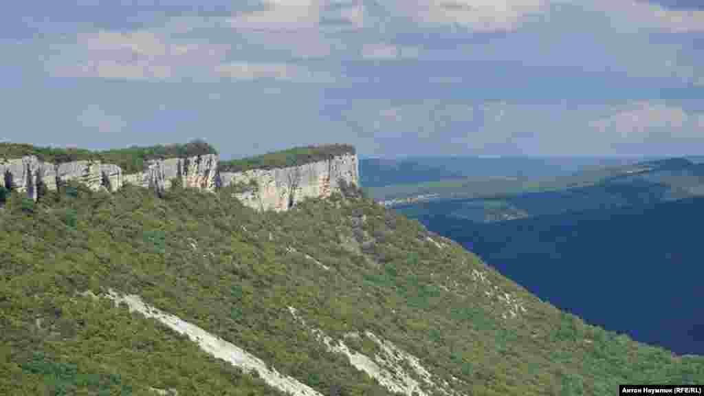 Собственно, название Феодоро – это, скорее всего, «Дорос» с греческим определенным артиклем «то»