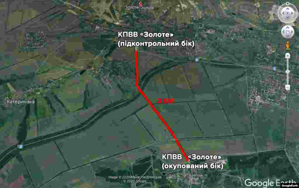 Підконтрольна Україні та окупована частина КПВВ «Золоте» з'єднані дорогою, яку відремонтувала українська сторона. Дорогою можна рухатися автотранспортом та пішки. Відстань між блокпостами – близько 3 кілометрів. 