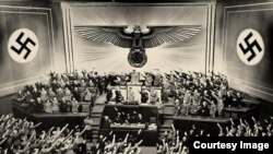 Кадр з фільму «Звичайний фашизм»