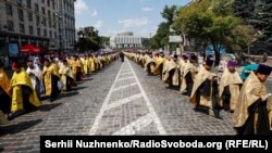 Україна, Київ, 27 липня 2021 року. Хресна хода Української православної церкви (Московського патріархату) в Києві