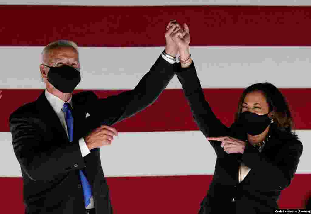 Байден и Харрис после выдвижения их кандидатур в президенты и вице-президенты на съезде Демократической партии в Милуоки 20 августа 2020 года.  