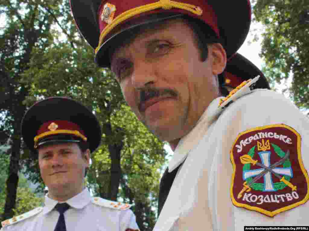 Участь у молебні взяли представники ВО "Свобода", Конгресу українських націоналістів, Українського козацтва та інших громадських організацій.