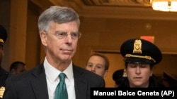 Вільям Тейлор виступав 13 листопада у перший день відкритих слухань перед комітетом з питань розвідки Палати представників США, який веде розслідування щодо імпічменту Дональда Трампа