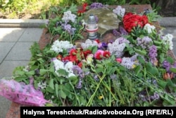 Могила Миколи Кузнецова на Пагорбі Слави