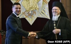Президент України Володимир Зеленський і Вселенський патріарх Варфоломій під час зустрічі в Константинополі/Стамбулі (Туреччина), 8 серпня 2019 року