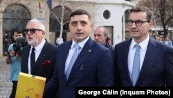 Рішення від 15 березня ухвалили через день після того, як Джордже Сіміон (у центрі) подав заяву на реєстрацію кандидатом