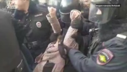 "Били по горлу и лицу" "Били по горлу и лицу"