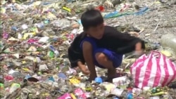 Рис замість пластику: в бідному селі на Філіппінах сміття обмінюють на їжу – відео Рис замість пластику: в бідному селі на Філіппінах сміття обмінюють на їжу – відео