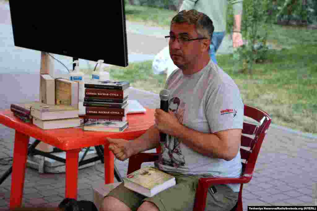 На фестивалі «Toloka» відомий журналіст і історик Вахтанг Кіпіані представив свою книгу «Справа Василя Стуса», заборонити поширення і видання якої через суд домагається голова політради партії «Опозиційна платформа – За життя», народний депутат Віктор Медведчук. За словами Кіпіані, через карантин це друга після Львова презентація видання у регіонах