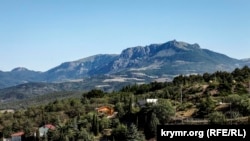 Краєвид на Демерджі на Південному узбережжі Криму. Ілюстраційне фото